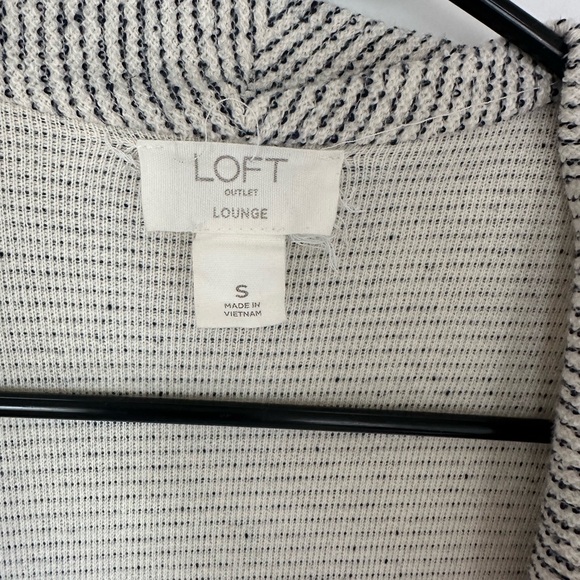 LOFT Cardigan - Picture 4 of 4